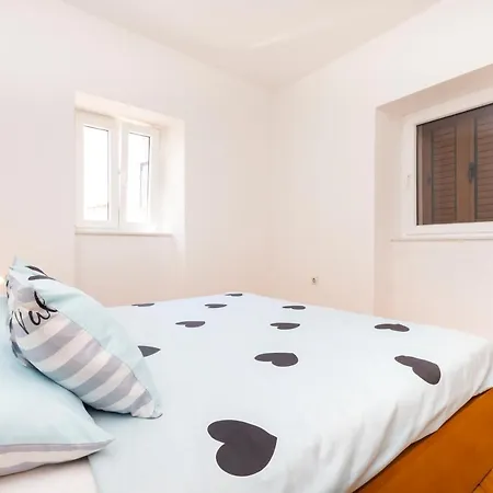 J&t - App J&t Apartman